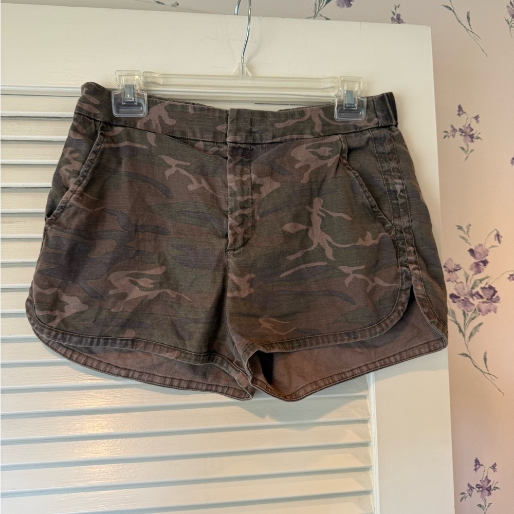 Level 99 Green Camo Print Short Short in Size 28